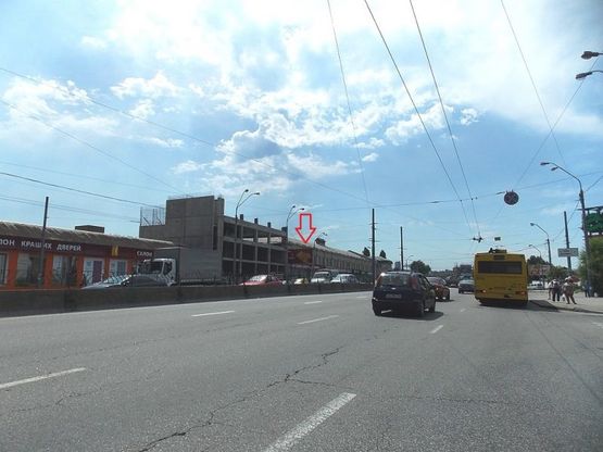 Фото рекламной плоскости по адресу просп. Степана Бандеры (Московский), 8К3 в сторону Елены Телиги ул.(автосалон Skoda, напротив ТЦ "Альта центр")