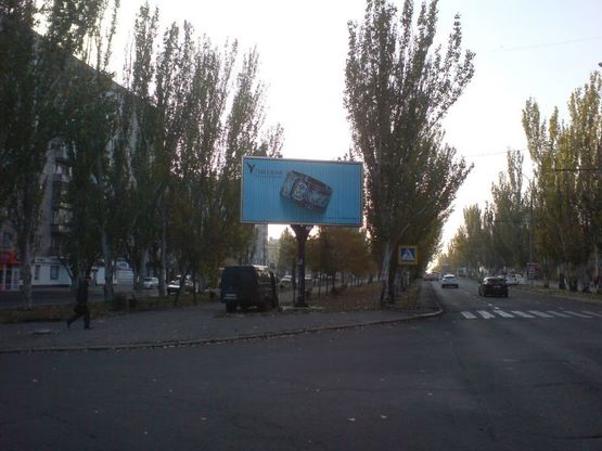 Фото рекламной плоскости по адресу пр. Леніна - вул.  8 Березня