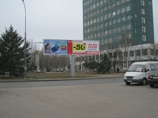 Фото рекламної площини за адресою пл. Независимости - ул. Щорса (левый)