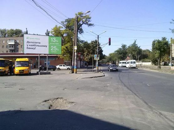 Фото рекламної площини за адресою Криворожстали ул., 11а - Вокзальная ул.(ЖД вокзал ст. "Червоная", конечная МТС)