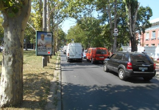 Фото рекламної площини за адресою Адмиральский пр., 28 - Гераневая ул. A