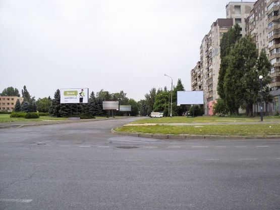 Фото рекламной плоскости по адресу Художественная ул., 13 - Матусевича ул.(цирк)