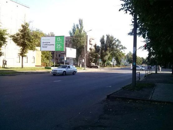 Фото рекламної площини за адресою Калнышевского ул., 15б - Украинская ул., дв-е к Куприна ул.