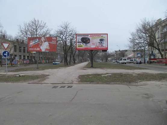 Фото рекламной плоскости по адресу Леніна просп. - Iнженерна вул., (призма) №1