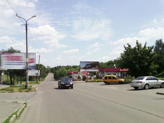Фото рекламной плоскости по адресу мкр. Солнечный (ст. "им. Гутовского"), дв-е к мкр. Горняцкий