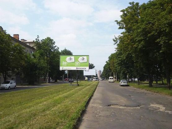 Фото рекламной плоскости по адресу Ватутина ул. - Зинчевского ул., 18, разделитель (ТЦ "Фокстрот", ТЦ "Фуршет"), дв-е к 44 кв.