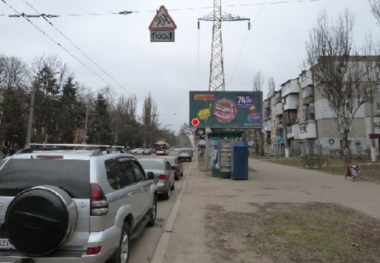 Фото рекламної площини за адресою Космонавтов ул., 14