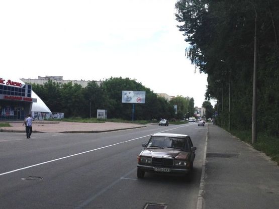 Фото рекламной плоскости по адресу вул. В. Порика, 27