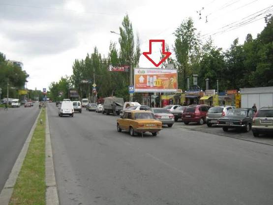 Фото рекламной плоскости по адресу 321_ул Победы /Сталеваров (рядом 6 Горбольница, Медицинский университет, остановки городского транспорта)