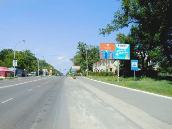 Фото рекламной плоскости по адресу м.Бровари, вул.Київська, напроти кафе "У лісі", поворот на вул. Металургів