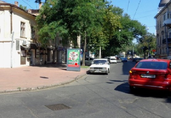 Фото рекламной плоскости по адресу Соборная ул., 14 - Спиридоновская ул., 2