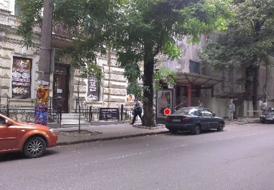 Фото рекламної площини за адресою Садовая ул., 18