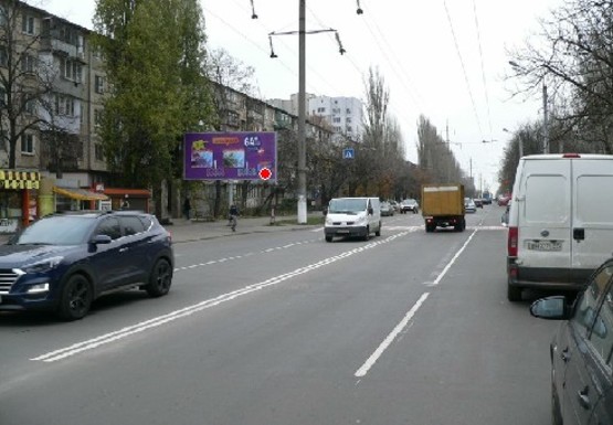 Фото рекламної площини за адресою Космонавтов ул., 64