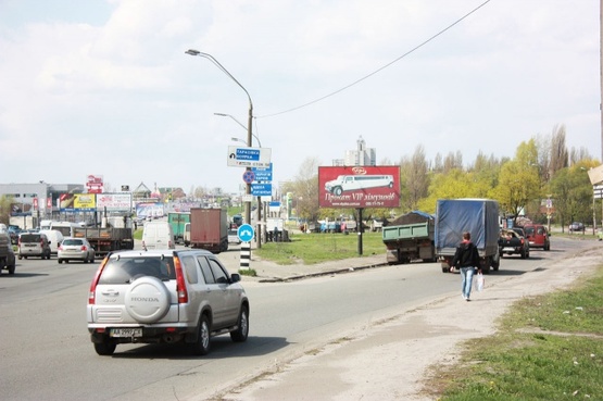 Фото рекламной плоскости по адресу Большая Окружная 1, крупная транспортная развязка, через дорогу Автозаз Дэу, в сторону пр-т., Победы, на развилке