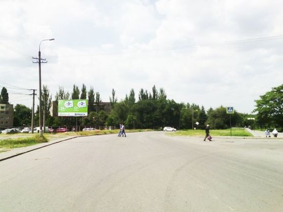 Фото рекламной плоскости по адресу Глазового ул., 8 - Вечерний бул. (ст. СТ "пл. Артёма"), к Великого В. ул.