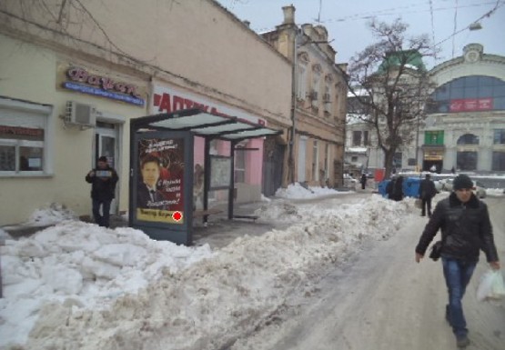 Фото рекламної площини за адресою Садовая ул., 2 - Торговая ул., остановка