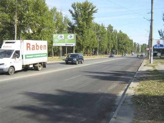 Фото рекламной плоскости по адресу Электрозаводская ул., 3а - Десантная ул., мкр. 5-й Заречный (мебельный салон "УМК")