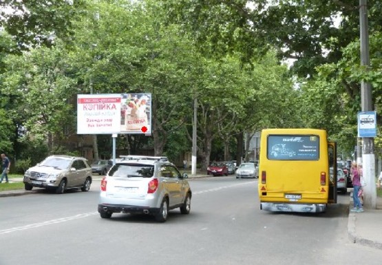 Фото рекламної площини за адресою Академика Филатова ул., 11