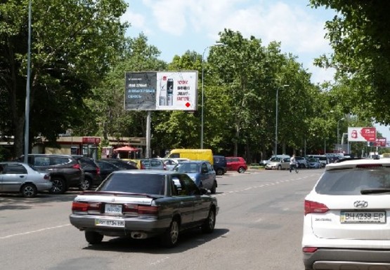 Фото рекламной плоскости по адресу Малиновского ул., 57