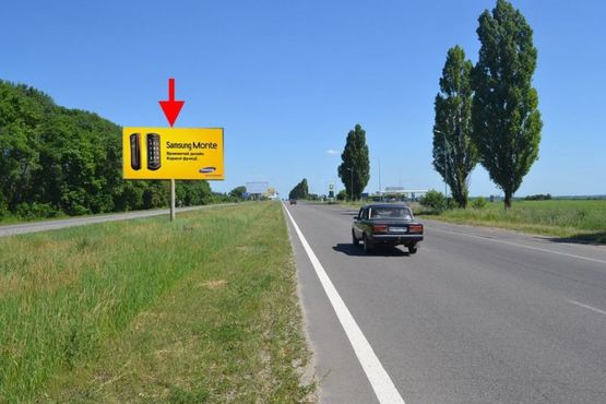 Фото рекламної площини за адресою Московский пр-т - Ростовская трасса возле газовой заправки-2 (выезд из города)