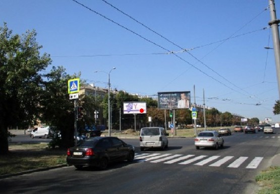 Фото рекламной плоскости по адресу Московский пр., 204-2 - Харьковских Дивизий ул.