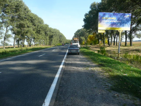 Фото рекламної площини за адресою трасса Киев-Сумы_км 36+300_правый // из Киева