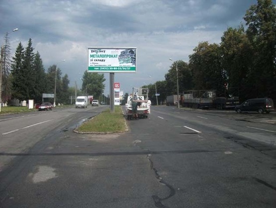 Фото рекламной плоскости по адресу ул. Киевская (Водоканал) разделитель 4 выезд