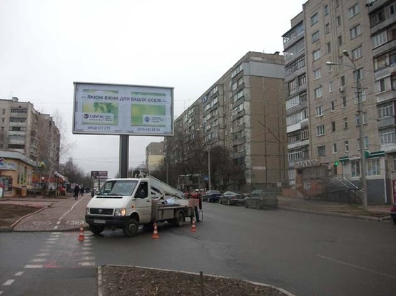 Фото рекламной плоскости по адресу ул. Николая Ващука (ТЦ "Вишенка")
