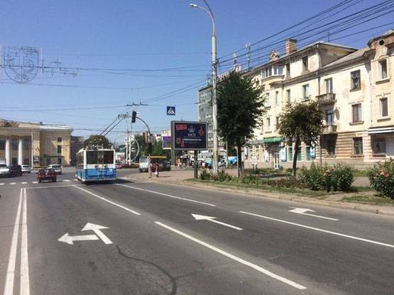 Фото рекламной плоскости по адресу пр. Коцюбинского - ул. Замостянская