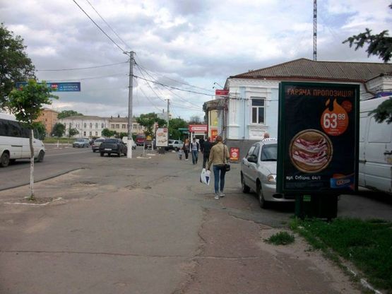 Фото рекламної площини за адресою ул. Грушевского,9-13 поворот к ТЦ Пассаж