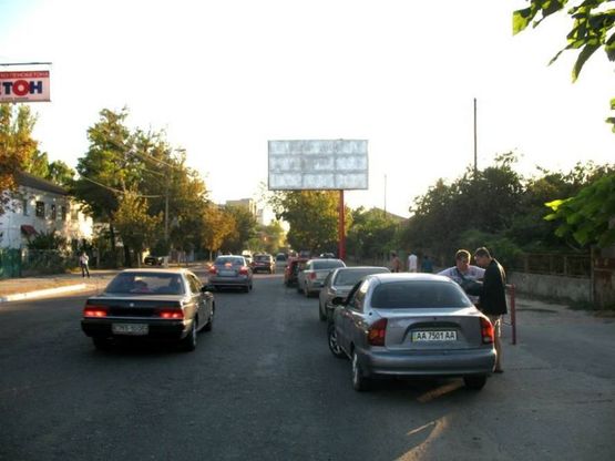 Фото рекламної площини за адресою ул.Измаильская, ЖБИ, ул.Измаильская, р-н ЖБИ, "4-школы", бар "Агава",магазин
