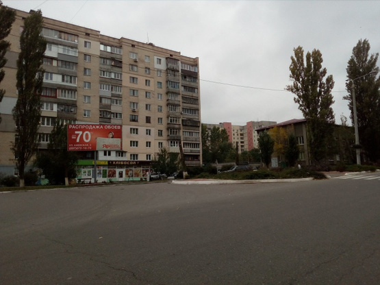 Фото рекламної площини за адресою ул.Шолуденко-ул.Мазепы, магазин "Хлебосол"