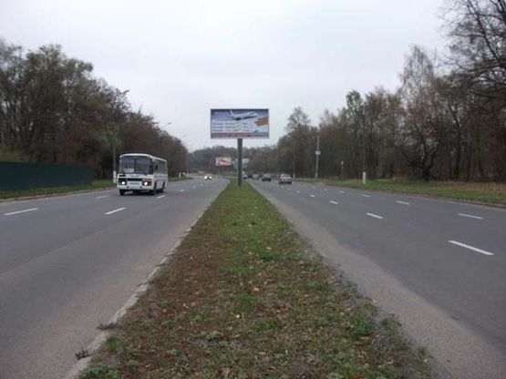 Фото рекламной плоскости по адресу ул. Киевская (Водоканал) разделитель 1 выезд
