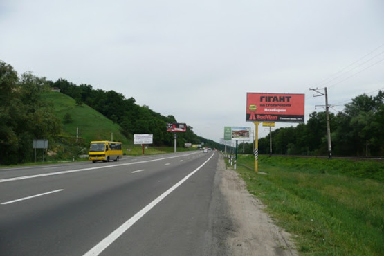 Фото рекламної площини за адресою трасса Киев-Обухов-Знаменка_км 20+450_левый // в Киев