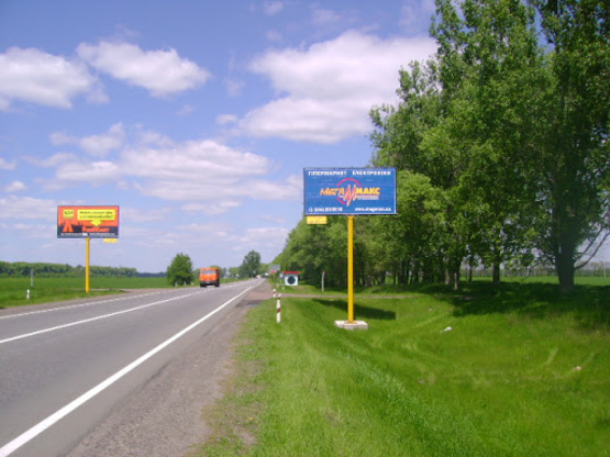Фото рекламной плоскости по адресу трасса Борисполь-Днепропетровск_км 3+300_левый // в Киев