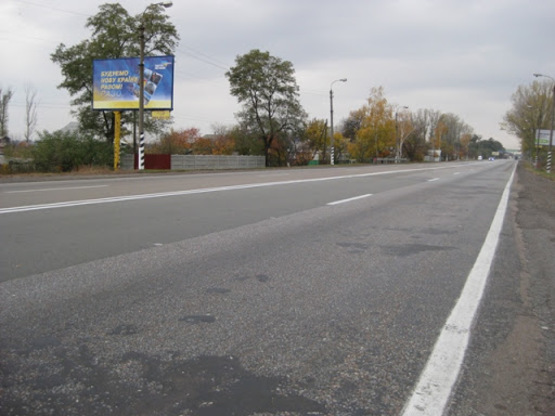 Фото рекламной плоскости по адресу трасса Киев-Харьков_км 46+350_правый // в Киев