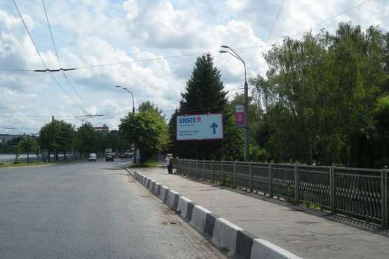 Фото рекламной плоскости по адресу Гетьмана Мазепи вул., (парк Топільче) - Руська вул.