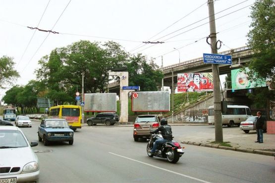 Фото рекламної площини за адресою Ул. Приморская / пер. Газовый №2