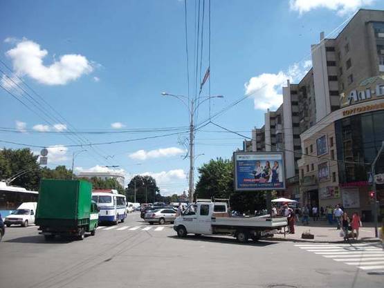 Фото рекламної площини за адресою пр. Коцюбинского - ул. Некрасова (ТЦ "Али Баба")