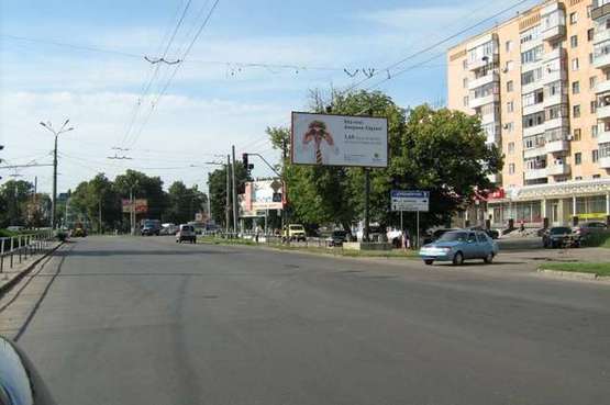 Фото рекламной плоскости по адресу Раїси Кириченко вул., 84