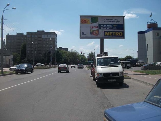 Фото рекламной плоскости по адресу ул. Николая Ващука (ТЦ "Вишенка")