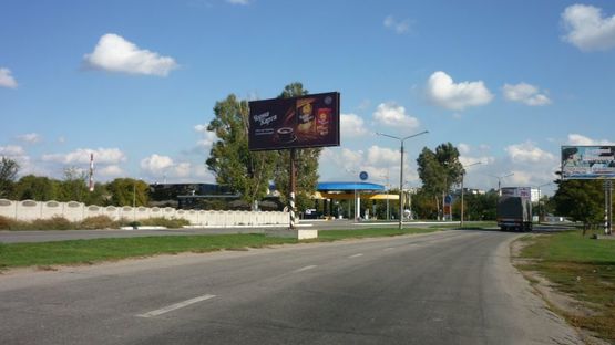 Фото рекламної площини за адресою Тиражная_Заозерная (АЗС ТНК)