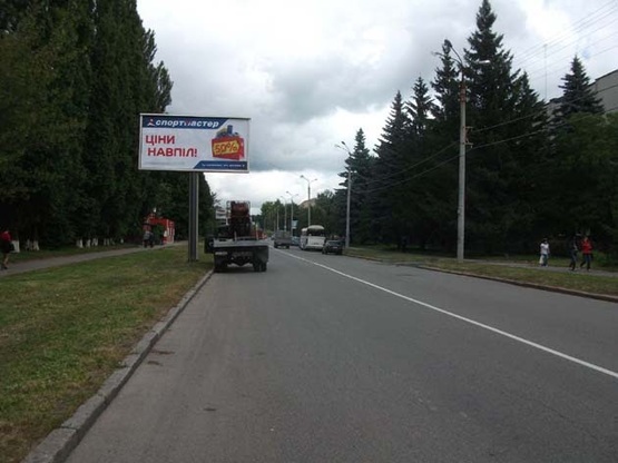 Фото рекламной плоскости по адресу ул.Воинов Интернационалистов (д.№10)