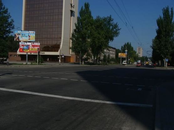 Фото рекламной плоскости по адресу вул.Перемоги - вул.Маяковського,банк, нижня площина