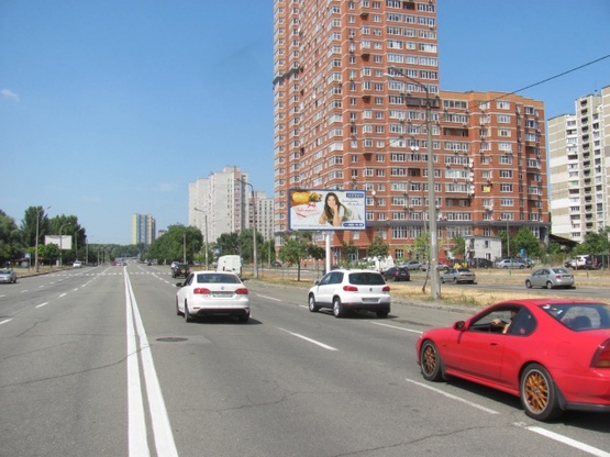 Фото рекламної площини за адресою Ревуцкого ул., 9, в сторону  Бажана просп. (АТБ Маркет, Гимназия 290, общественный пляж, рестораны Штандарт, Рыбное место)