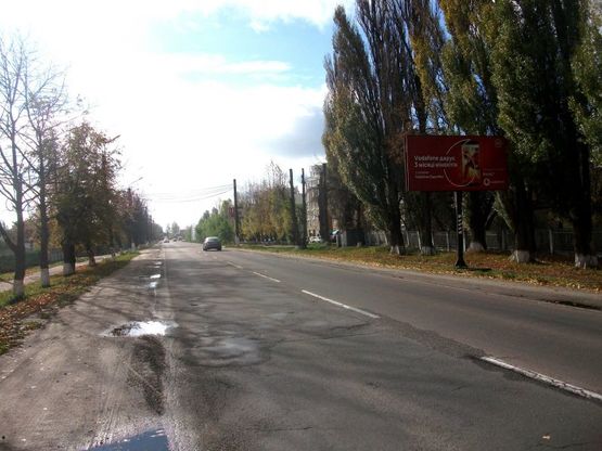 Фото рекламной плоскости по адресу вул. Декабристів, навпроти 254 перед першим в'їздом на ЖК "Столичний"