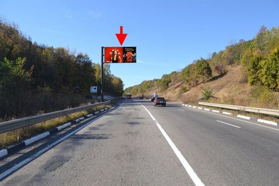 Фото рекламной плоскости по адресу Лозовеньковский пр-т возле отеля "Берлога" в ст. авторынка "ЛОСК"