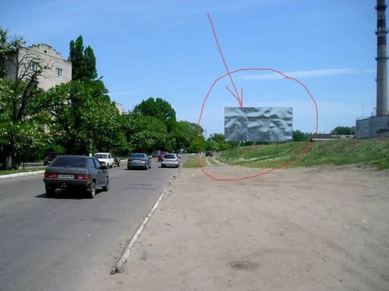 Фото рекламної площини за адресою ул.Лазо, АВТОРЫНОК, АВТОРЫНОК, мини-маркет "Сорока", стройматериалы