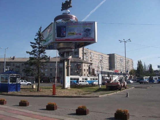 Фото рекламной плоскости по адресу пл. Героев Чернобыля (с фонтана "Рошен")