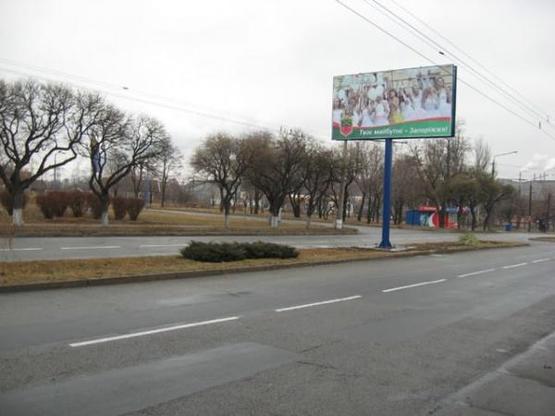 Фото рекламной плоскости по адресу ул.Демократическая-въезд в Заводской р-н